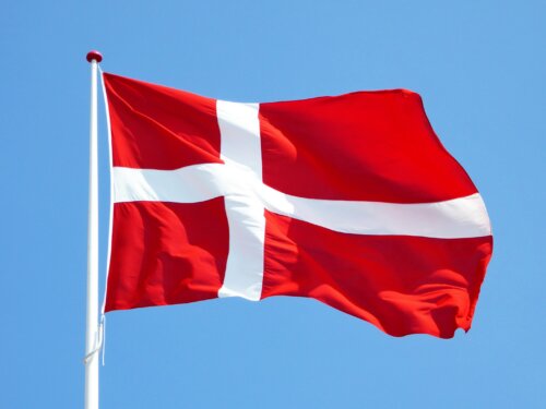 Flagge Dänemark: Aussehen, Geschichte und Bedeutung des Dannebrog