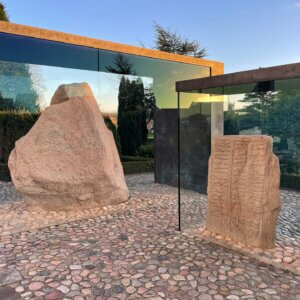 Dänemark Sehenswürdigkeiten Runensteine von Jelling
