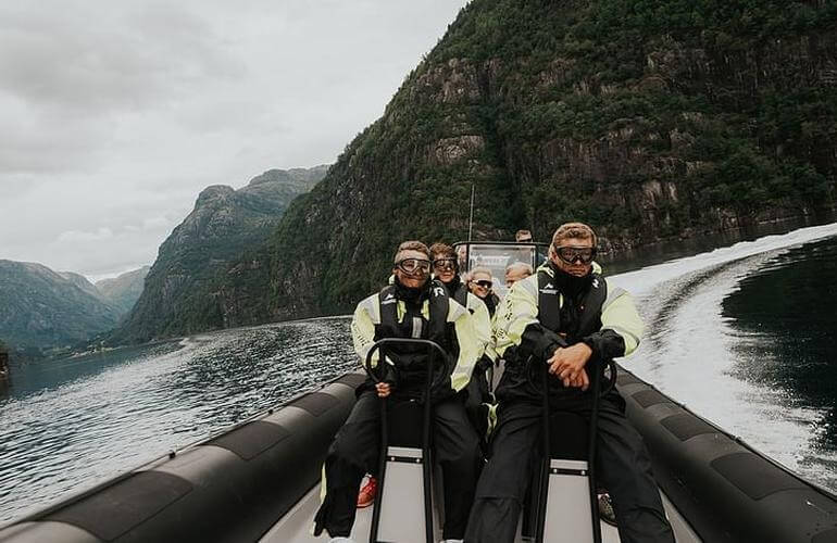 Hardangerfjord-Safari mit dem RIB-Boot ab Øystese 3