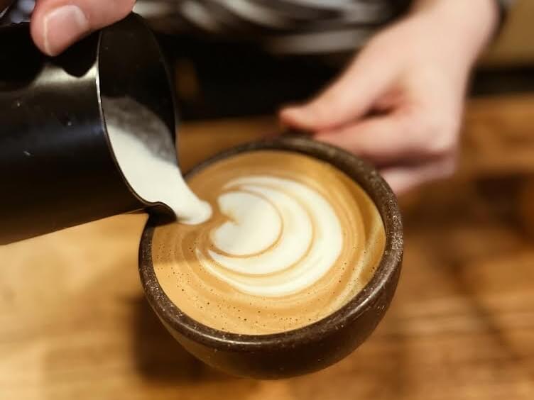 Skandinavische Cafés: Oslo Kaffebar Berlin Latte Art