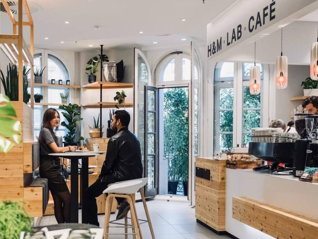 Skandinavische Cafés: H&M Lab Café